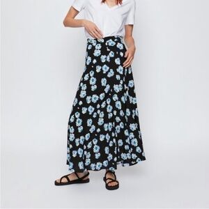 Zara blue and black floral maxi skirt size xs